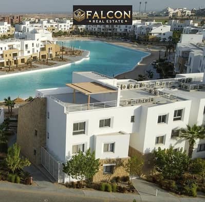 شاليـــة للبيــــع علي البحـــر ( مــتشطـبــة بالكامــل + بالـمطبـــخ + والـتكيفـــات  ) في الجونــــــا