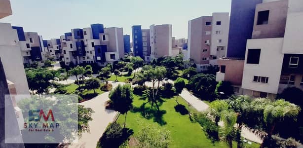 شقة إيجار قانون في مدينتي 245 متر في b8 وايد جاردن فيو بحري