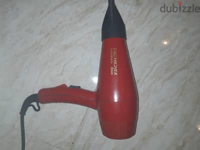 سشوار خدمه عاليه بحاله جيده جدااااااا لون احمر تسليم اسكندريه