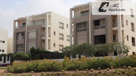Duplex 260m at the lowest price in Hyde Park, New Cairo, next to Mivida, open view landscape-lakes, with a distinctive layout, ready for viewing.