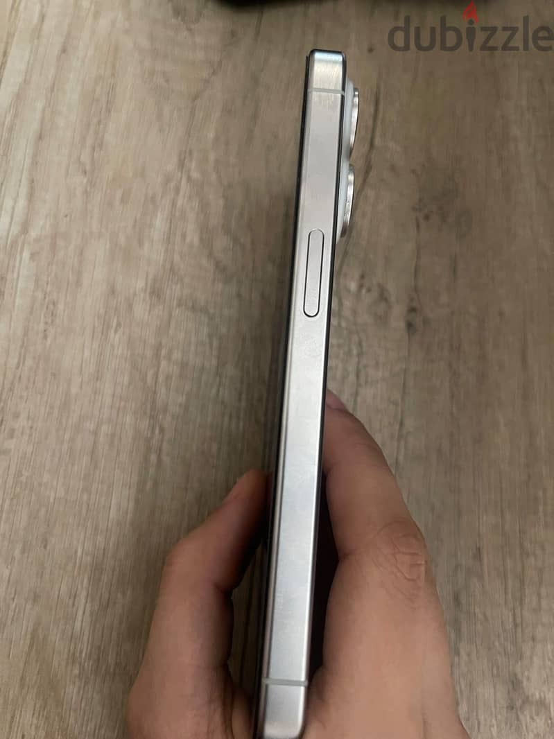 Apple - iPhone 15 Pro 3