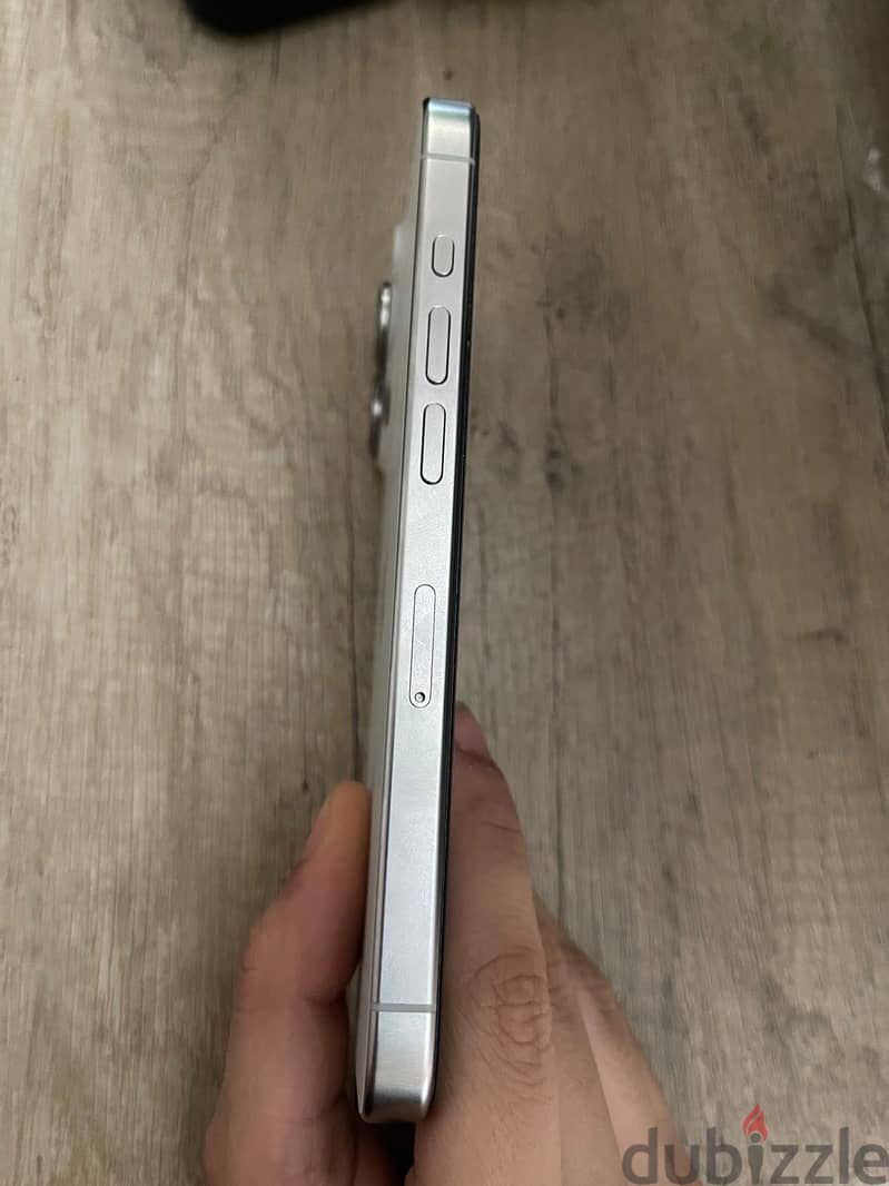 Apple - iPhone 15 Pro 4