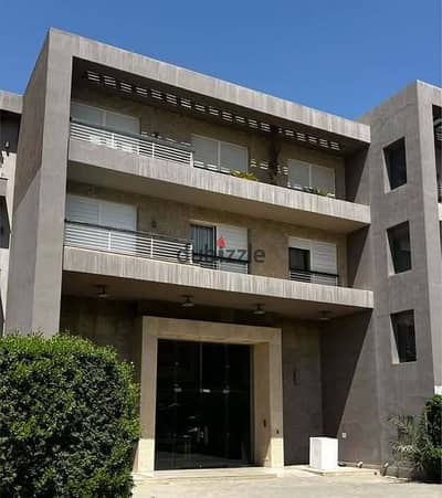 A distinctive studio apartment with a view in New Giza, next to Golf Views.