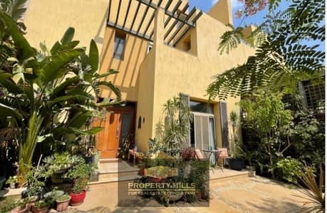 دوبلكس بانورامي علي الاهرامات متشطب بالتكييفات 192 متر بجوار New Giza و Joulz و City View في Pyramids heights