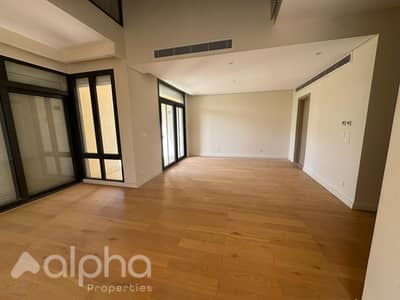 فيلا توين هاوس للايجار في كمبوند او ويست O west مطبخ وتكيفات و شاترز