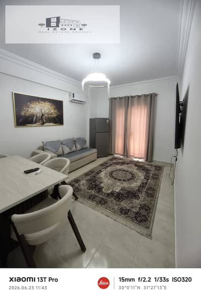 شقة مفروشة بالكامل موقع مميز للإيجار اليومي في النرجس El Narges New Cairo 90 متر غرفتين نوم 1 حمام دور أرضي