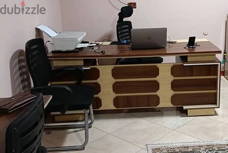 مكتب مدير مستعمل بحالة ممتازة