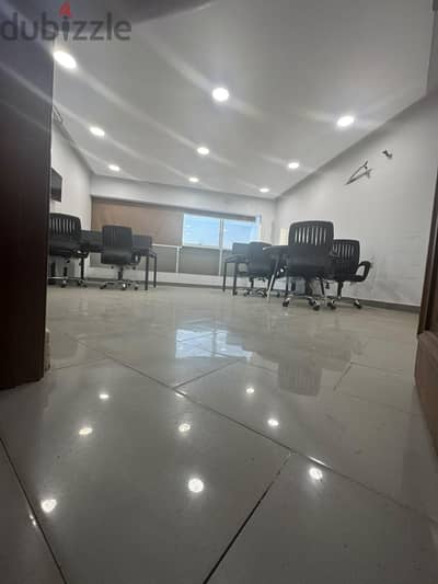 وحده ادارية بالتكييفات