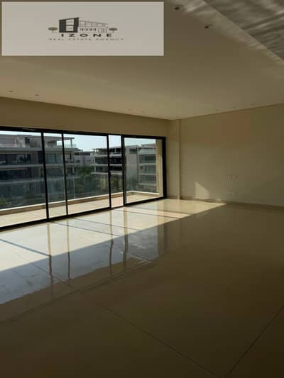 أفضل سعر شقة للإيجار في LAKE VIEW RESIDENCE القاهرة الجديدة New Cairo مساحة 204 متر 3 غرف نوم 3 حمامات نصف مفروشة بمطبخ مجهز وتكييفات جاهزة للسكن