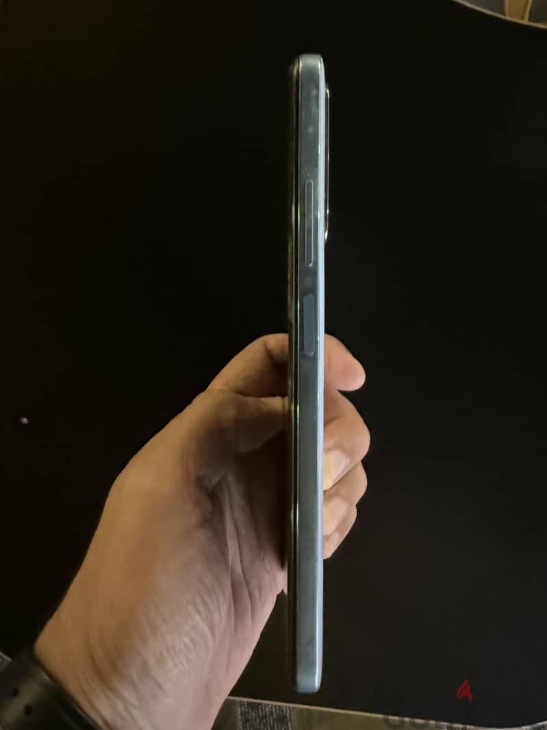 Realme 11 4
