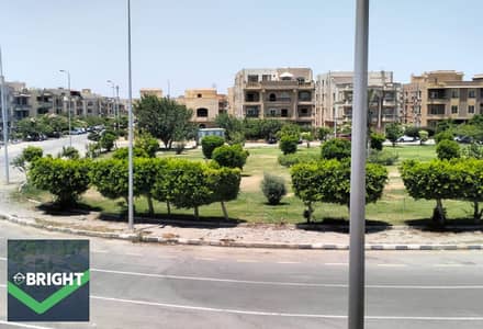 Unbeatable price: 230m² apartment, ready for immediate handover, finished to an ultra-super-lux standard. Prime location with an open view overlooking