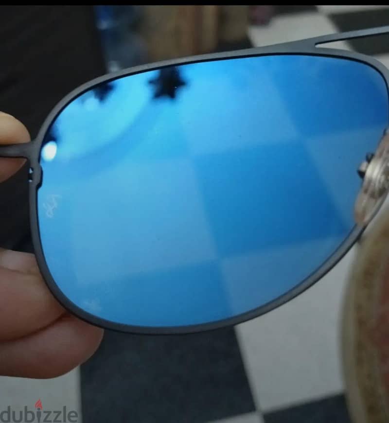 RAY. BAN 4
