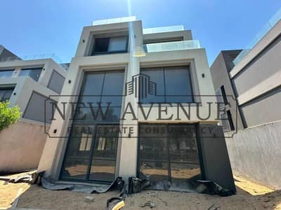 فيلا500م 6 غرف فاخرة فيو لاجون و حدائق و روف مفتوح في باتيو كازا الشروق Patio Casa El Shorouk من شركة لا فيستا للتطوير العقاري