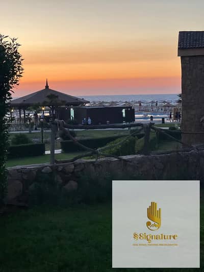 For sale: Corner duplex, 300 sq m. Price reduced for quick sale. Sea view. Immediate occupancy, furnished and equipped. Located in Bluemar, Sidi Abdel