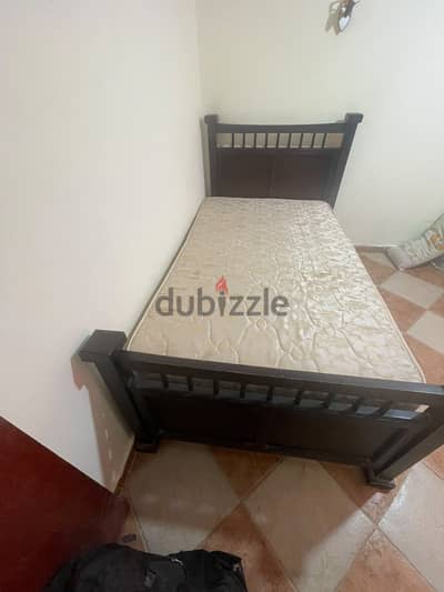سرير متر عشرين للبيع بالمرتبه