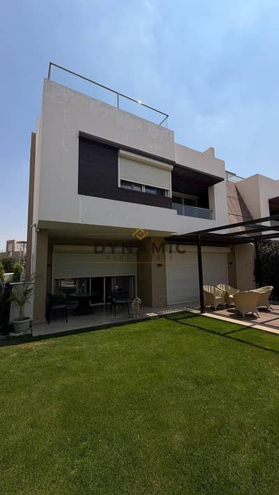 Twin House مفروش للبيع في Upville - التوسعات الشرقية - 450م مباني - تشطيب مودرن وفيو لاندسكيب