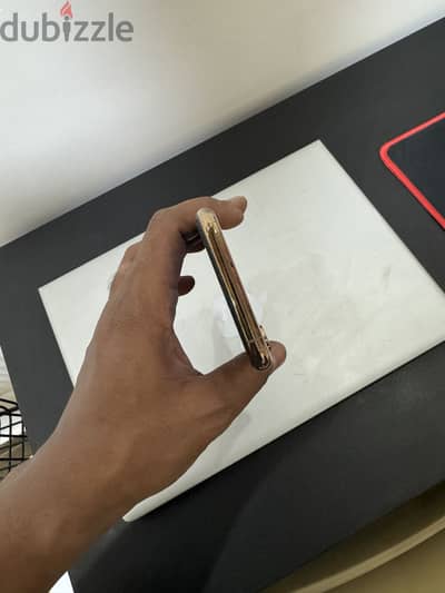 أيفون Xs مساحة ٢٥٦ بطارية ٧٥٪؜