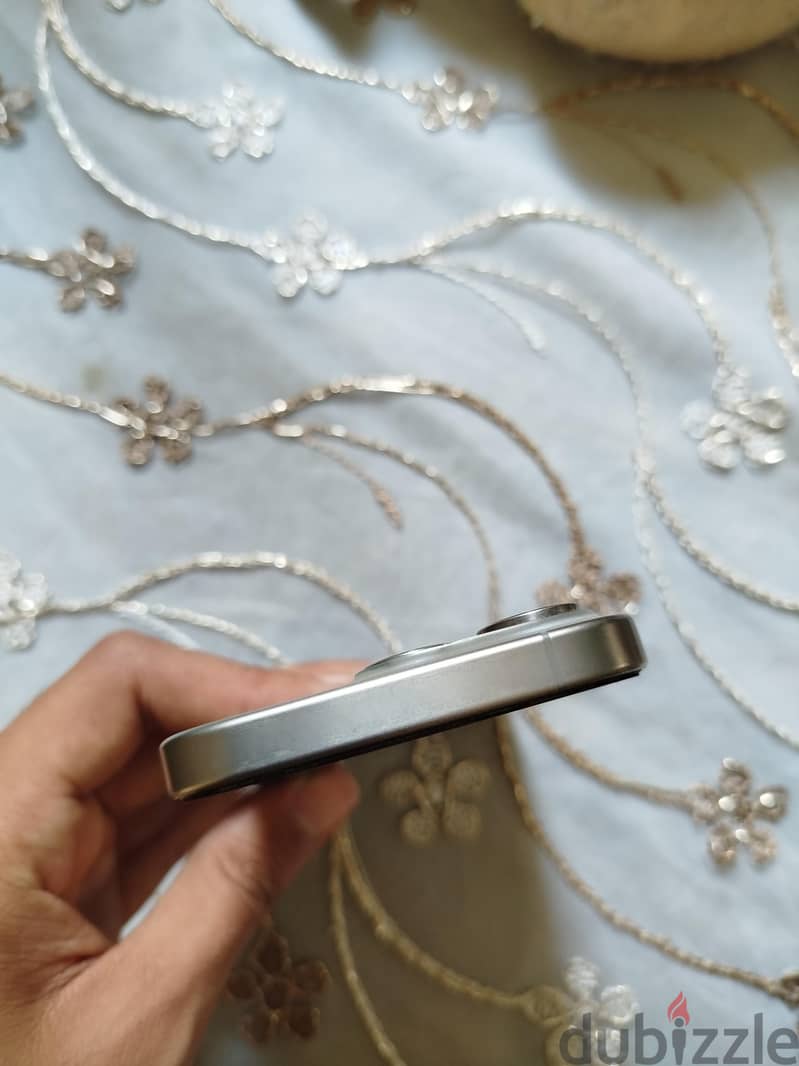 Apple - iPhone 15 Pro 3