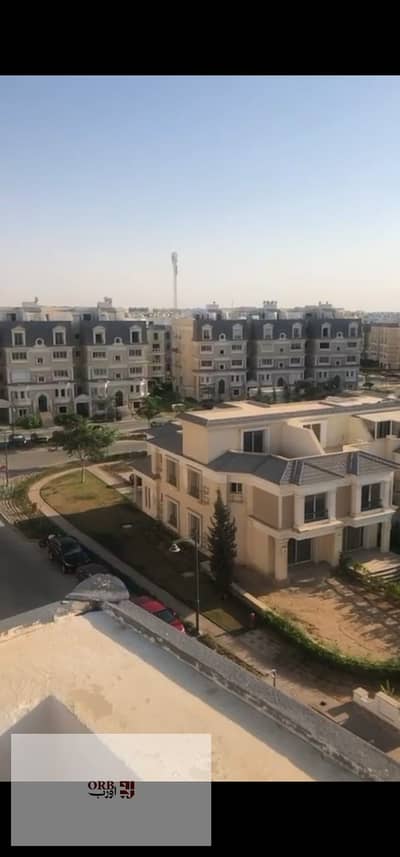 بنتهاوس للبيع في ماونتن فيو هايد بارك Mountain View Hyde Park التجمع الخامس 166م روف 80م Pool Access قريب من AUC وشارع التسعين ومحور محمد نجيب 2 غرفة جاهز للاستلام موقع وفيو مميز في التجمع الخامس