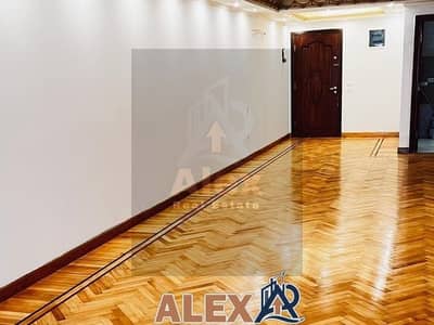 شقه للايجار السكني في سموحه مطبخ بدواليب