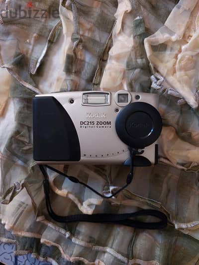 كاميرا Kodak DC215 Zoom Vintage Retro – قطعة قديمة للتجميع والديكور