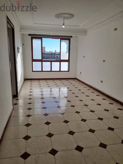 شقه للبيع في الإسكندرية - الأزاريطة