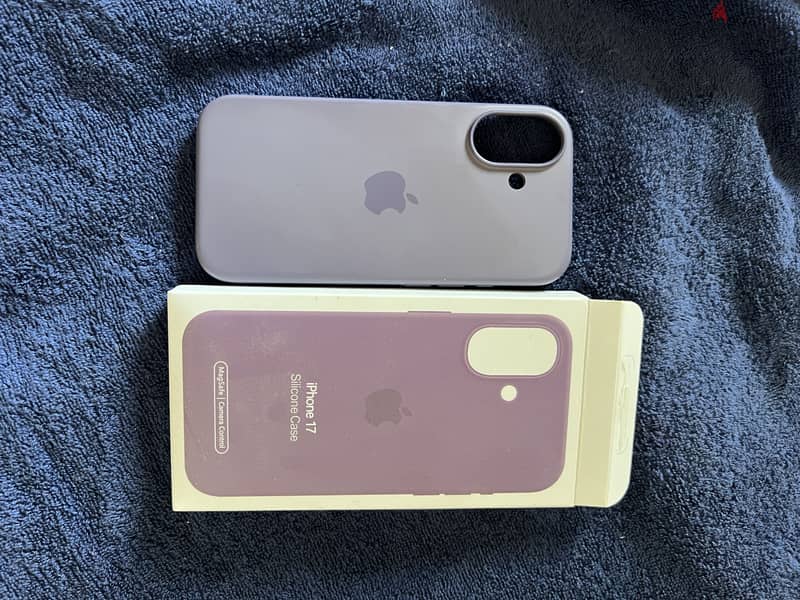 iPhone 17 original silicone case 1