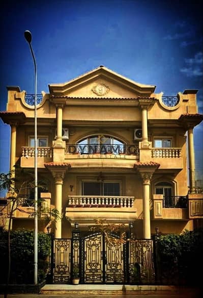 فيلا مستقلة للبيع في غرب سوميد | 650م | 4 شقق + حمام سباحة + أسانسير