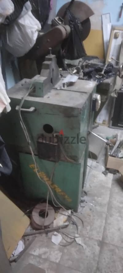 ورشة الومونيوم  بكامل معداتها  وكهرباء ومياة إيجار يومي ٥٠٠ج