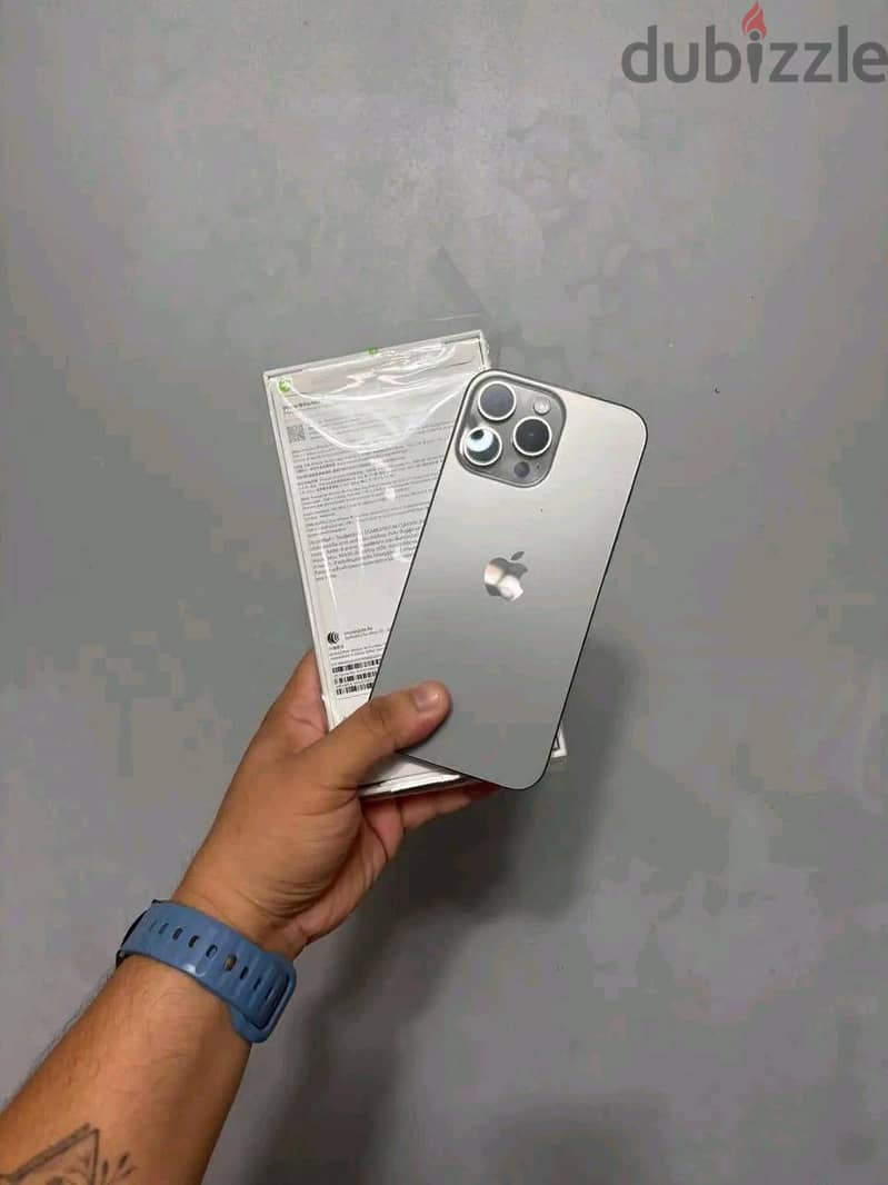 Apple - iPhone 16 Pro Max 1