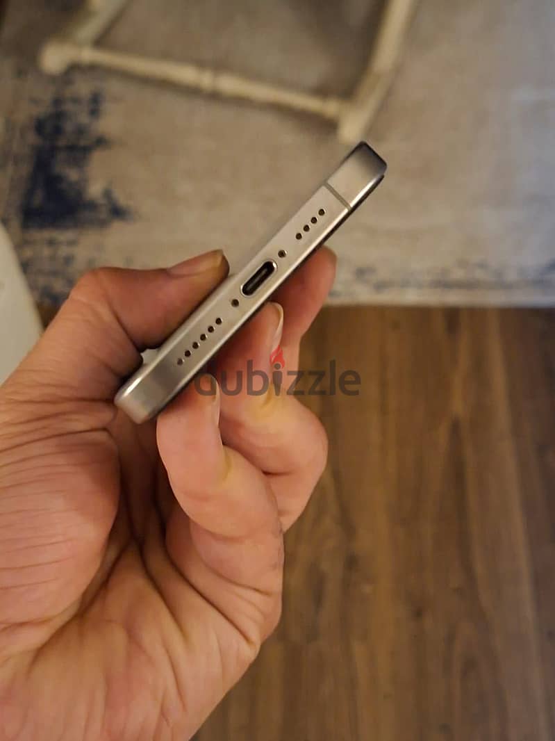 Apple - iPhone 16 Pro Max 15