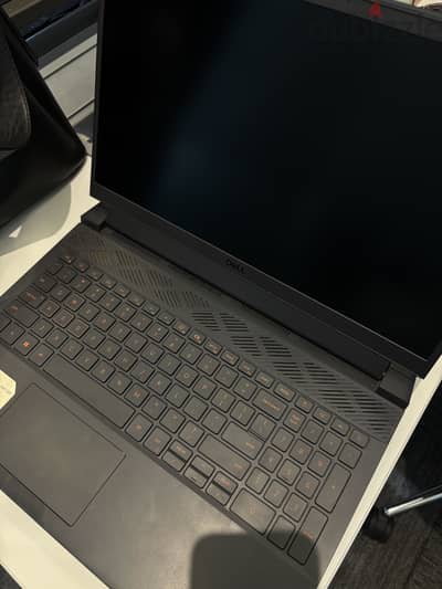 للبيع /Dell G15 5511 Gaming Laptop/Design