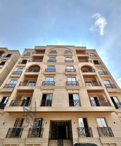 Ready-to-move-in 3-bedroom apartment, 176 sq m, for sale in Green City Compound – Hadayek October – next to Kenz Compound
