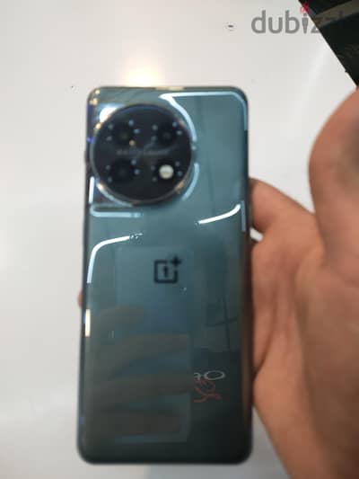 one plus 11 ١ بلس