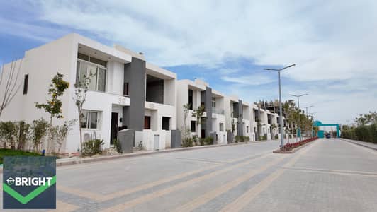 فيلا توين هاوس استلام فوري للبيع بالتقسيط أمام مارينا 7 مباشرة | الساحل الشمالي Sia Villagio Golf Marina