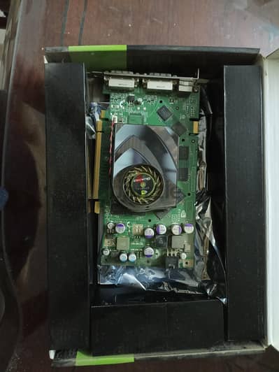Quadro k2000 2gb كرت شاشه