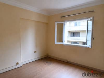 Apartment for sale 160m in the square of ministers Sheraton Airport, first floor, 2 rooms, 3 receptions, 2 bathrooms, distinctive location, good finishing