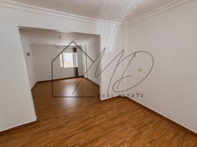 Administrative headquarters for rent in محطة الرمل 100m