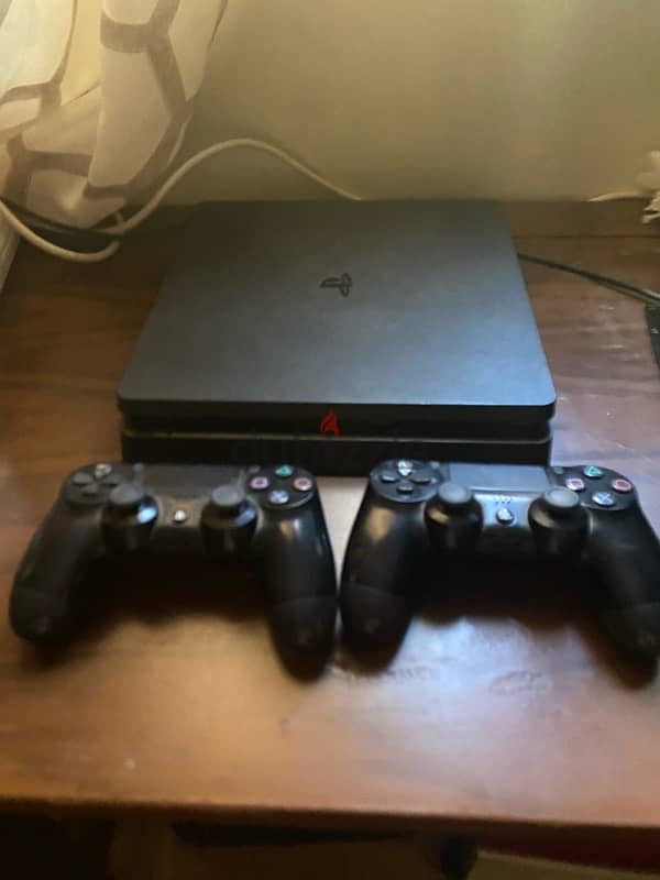 ps4 slim 1