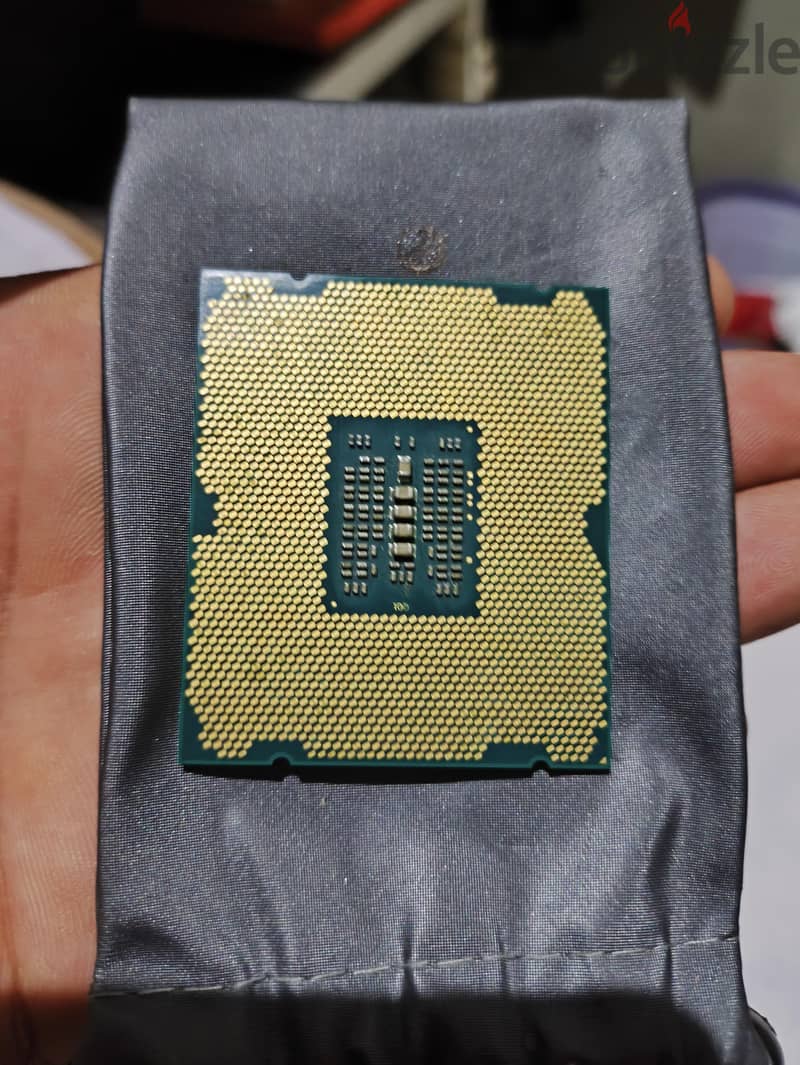 INTEL(R) CORETM 17-4930K 1