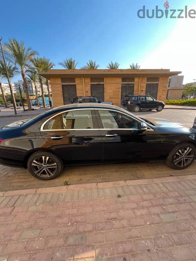 Mercedes-Benz E200 2022