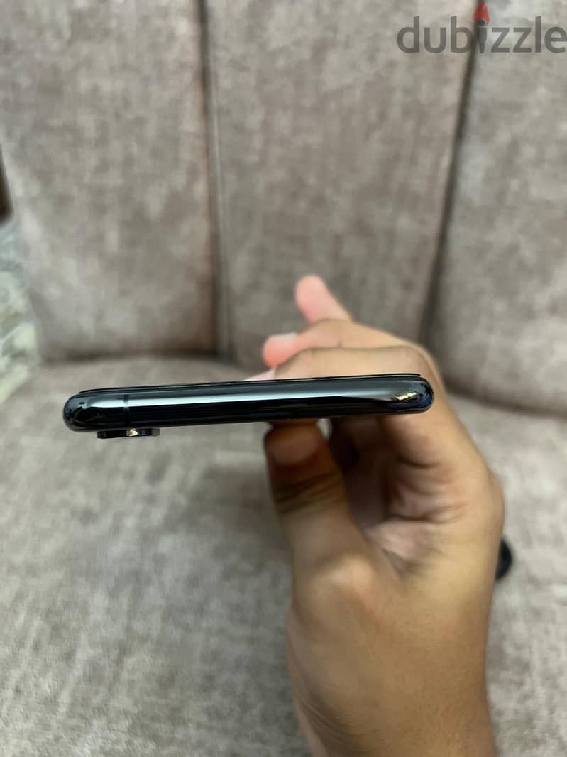 Apple - iPhone XS Max 4