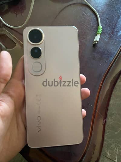 Vivo V50