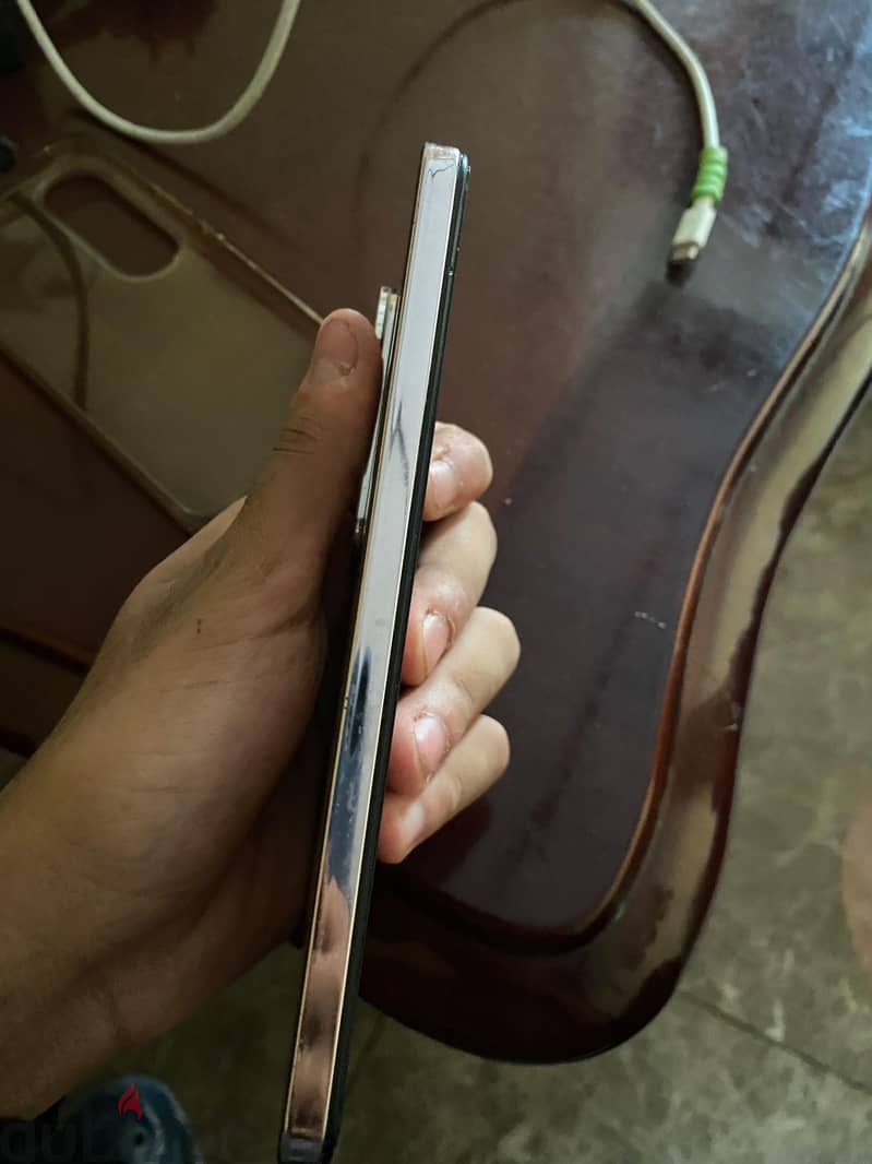 Vivo V50 4