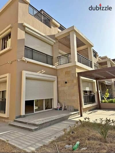 Villa for sale, ultra-super-lux finishing, in Tala'a Compound. 50% discount for cash payment, in the heart of New Cairo, minutes from Cairo Airport.