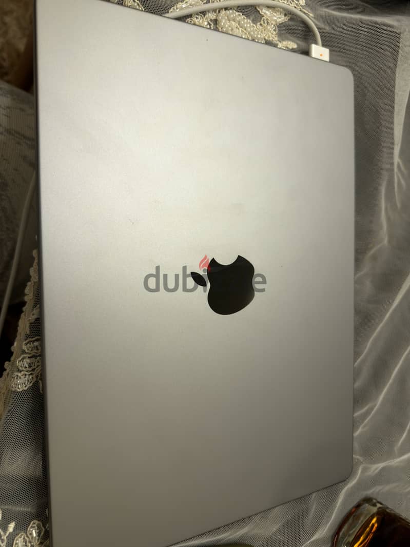 MacBook pro 14 inch 3
