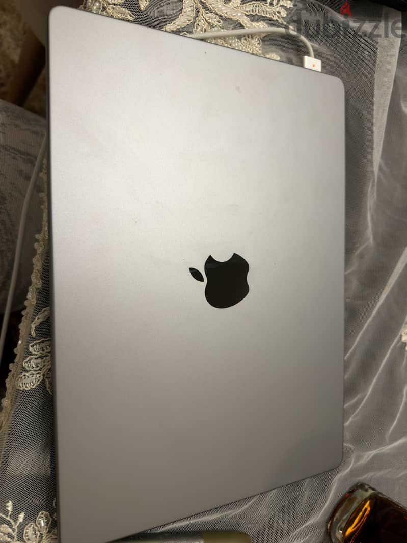 MacBook pro 14 inch 4