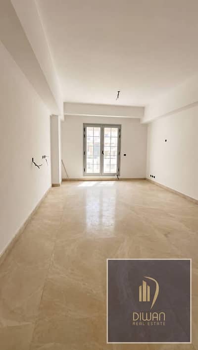 Apartment for sale with a water feature view in The Crest compound—Next to Hyde Park—directly overlooking South 90th Street and the Middle Ring Road,