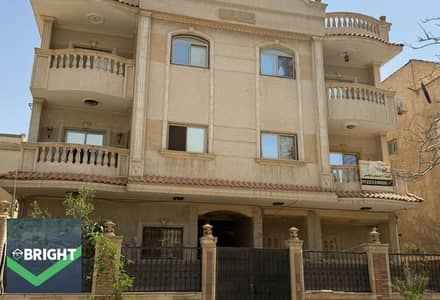 Unbeatable price: 200m² apartment, ready for immediate handover, ultra-super-lux finish, prime location with an open view. Unbeatable price: 200m² apartment, ready for immediate handover, ultra-super-lux finish, prime location with an open view.