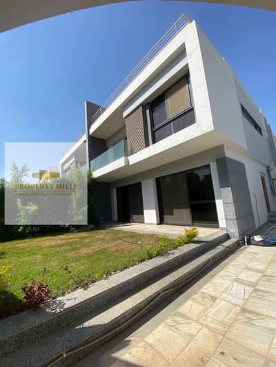 A beautifully finished VIP villa at the old price next to the American University, very distinctive, at the lowest price and in easy installments.